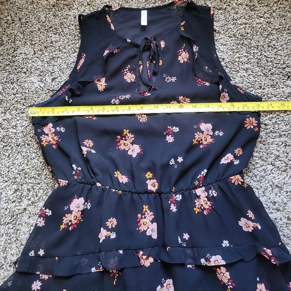 Ruffled Chiffon Maxi Dress Black + Autumn Floral 🍂 - Picture 5 of 7